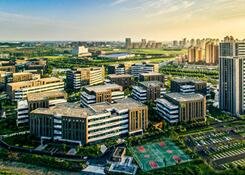 全國(guó)人大代表、沈陽市委書記王新偉：沈陽將積極融入國(guó)家戰(zhàn)略性新興產(chǎn)業(yè)集群建設(shè)