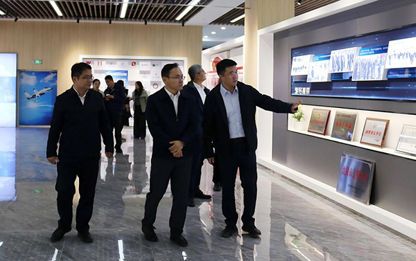 中國(guó)鋼研黨委副書(shū)記、總經(jīng)理高宏斌一行 到航產(chǎn)集團(tuán)調(diào)研